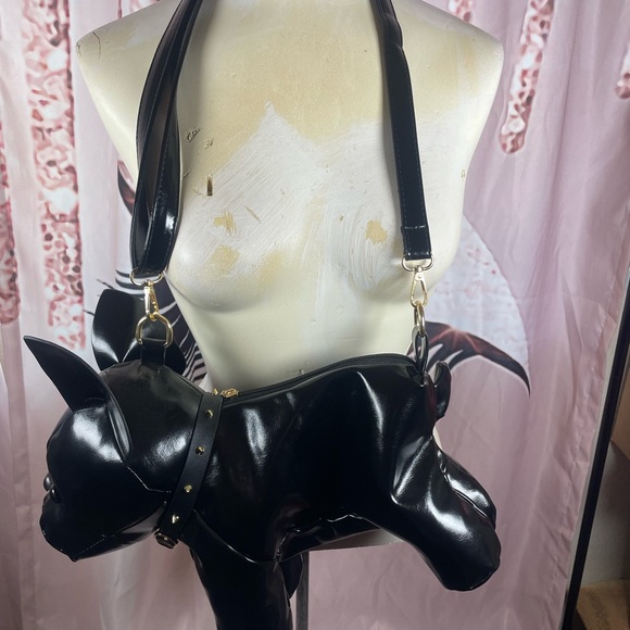 Black Dog-Shaped Crossbody Bag - Picture 9 of 14